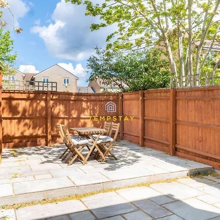 슬라우 Cosy 2 Bed & Free Parking. Near Heathrow/Pinewood 빌라 외부 사진