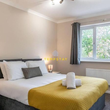슬라우 Cosy 2 Bed & Free Parking. Near Heathrow/Pinewood 빌라 외부 사진
